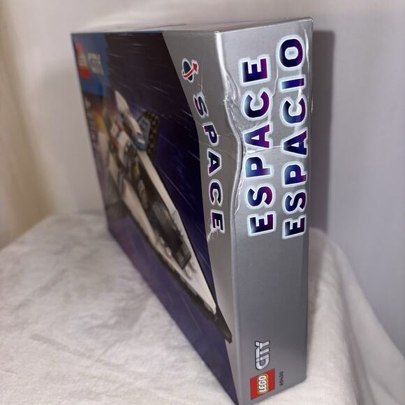 LEGO CITY: Interstellar Spaceship (60430) Space 240 Pcs. Ages 6+ NEW & Sealed - Picture 3 of 5